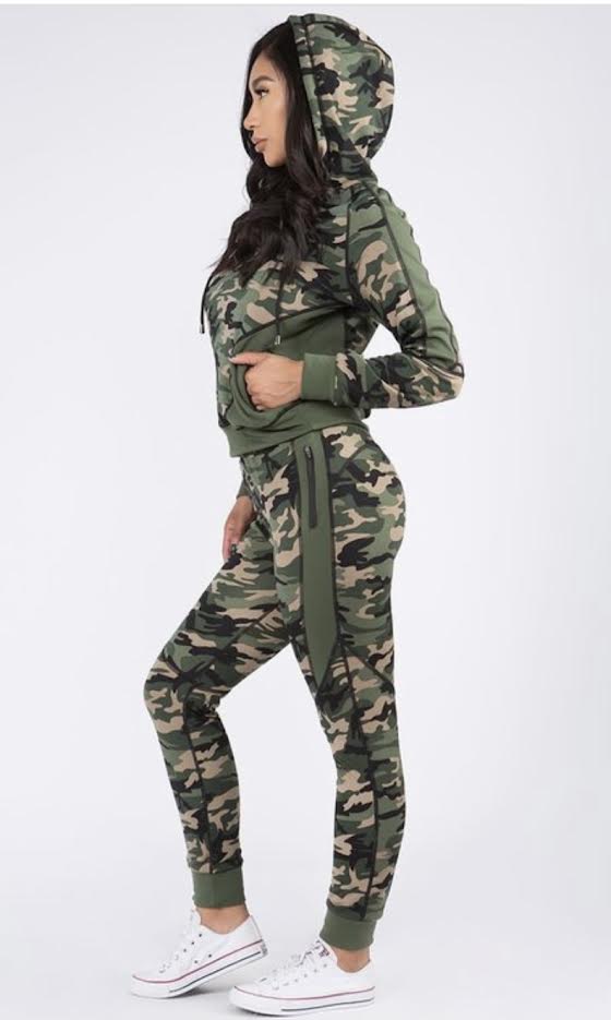 Womens 2 piece camo jogger