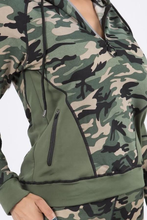 Womens 2 piece camo jogger